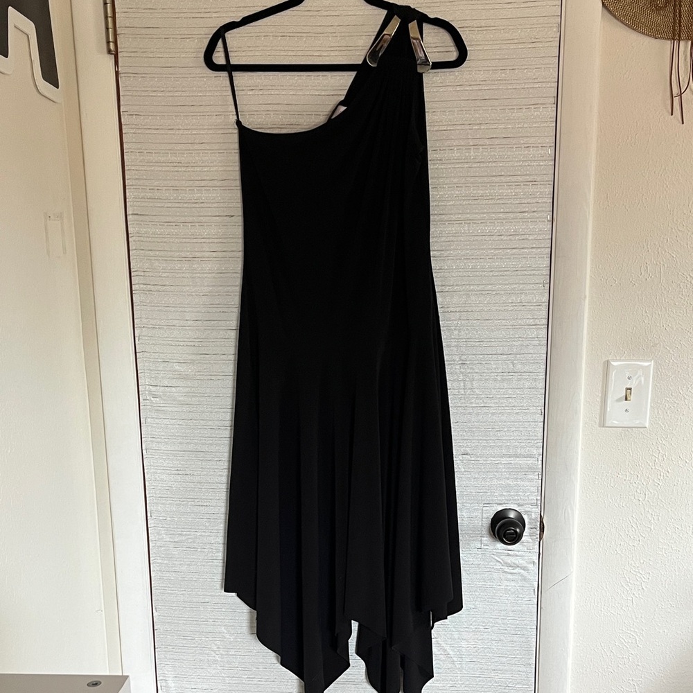 Chic Asymmetrical One Shoulder Black Dress